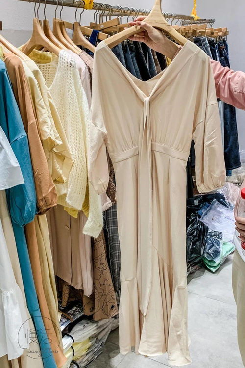 廣州服裝批發(fā)市場又清倉,100元拿下3件,最遲9號(hào)結(jié)束,撿寶要快點(diǎn)